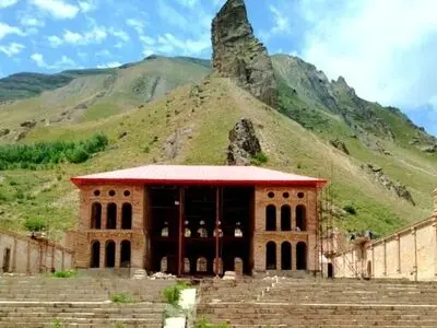 مرمت کاخ شهرستانک در آستانه اتمام