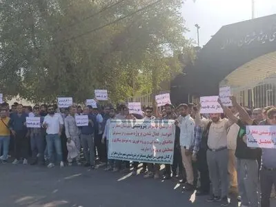اعتراض کارگران پتروشیمی دهلران به خبر تعطیلی شرکت/ استاندار: شایعه تعطیلی را تکذیب می‌کنم