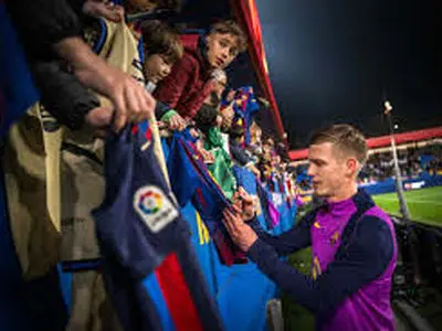 ویدئو: وقتی تمرین بارسا به لبخند بچه‌ها وصل می‌شود