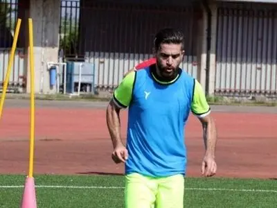  یک مرد مثل علی کریمی پیدا شد به فوتبالم کمک کند/ پدیده گفت بیا قراردادت را کم کن