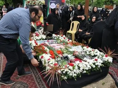 گزارش تصویری از اولین سالگرد درگذشت مهرداد اولادی