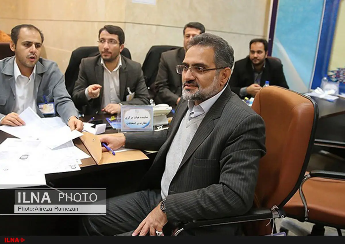 سیدمحمد حسینی: هیچ رابطه تشکیلاتی با احمدینژاد نداریم