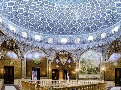 بررسی سیاهدوزی کاشان در موزه هنر ایران