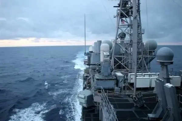  Two US Navy Warships Transit through Taiwan Strait