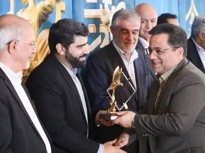 «فولاژ» به عنوان واحد نمونه صنعتی کشور انتخاب شد