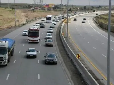 ممنوعیت تردد خودروهای سنگین در جاده‌های خراسان رضوی