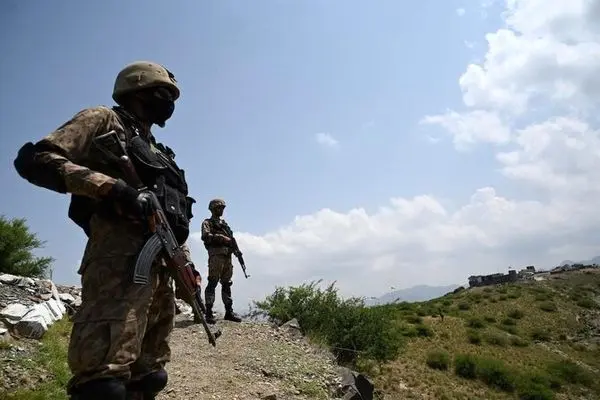 ۳ کشته و مجروح در حمله شورشیان مسلح به پاسگاهی در پاکستان