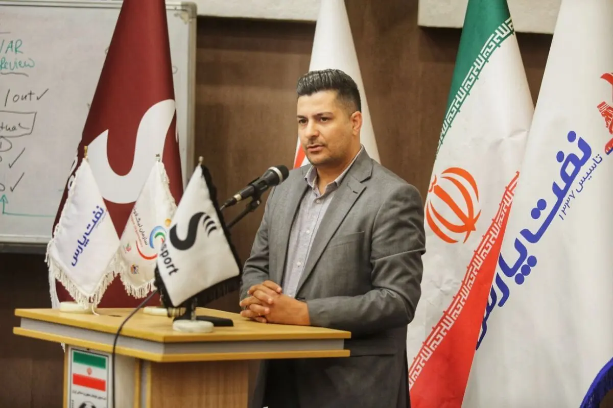 مرادی: داوران ایران از پاک‌ترین اقشار فوتبالی هستند/ کمک داوران لایسنس می‌گیرند