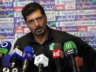 حسینی: تیم برتر زمین بودیم / گل فولاد صد درصد آفساید بود