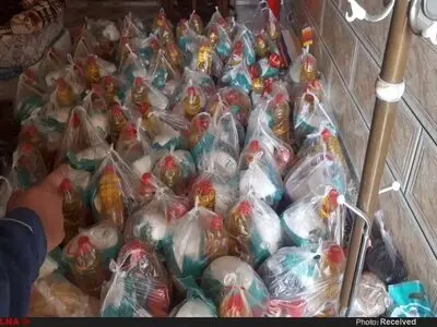 ارائه بسته های حمایتی فرودگاه آبادان به خانواده‌های نیازمند+ تصاویر