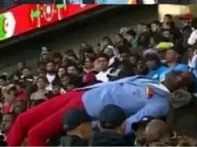 ویدئو: اشک‌های تلخ هوادار وفادار کنگو در سوگ یک رویا