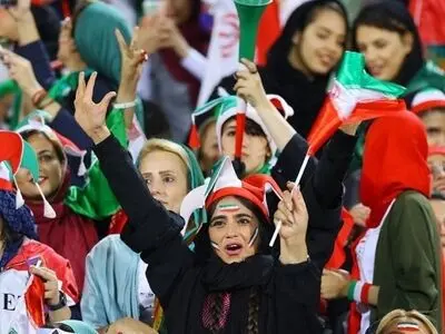واکنش جنجالی نماینده مجلس به عدم حضور بانوان در دربی؛ این یعنی بازگشت به دوران زنده به گور کردن دختران! (ویدیو)
