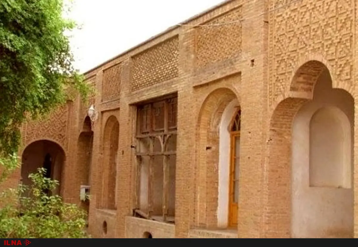 تبدیل خانه داماد مظفرالدین‌شاه به کافه‌ کتاب توسط بخش خصوصی/دولتی شدنِ فرآیندِ احیای بناهای تاریخی به آن‌ها کمکی نمی‌کند