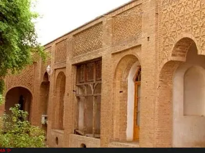 تبدیل خانه داماد مظفرالدین‌شاه به کافه‌ کتاب توسط بخش خصوصی/دولتی شدنِ فرآیندِ احیای بناهای تاریخی به آن‌ها کمکی نمی‌کند