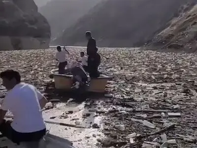 کوه عظیم زباله در سد کارون ۴ + فیلم