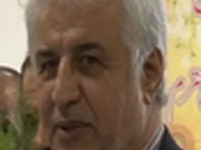 عملیات ساخت مدرسه «زنده یاد حاج عباس پیله وریان» در کاشان آغاز شد