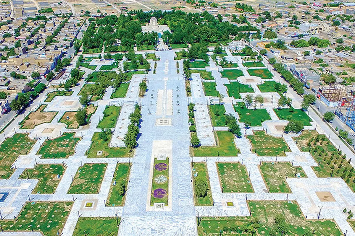 ۷۰ هزار گل در بوستان جلوخان فردوسی کاشته شد