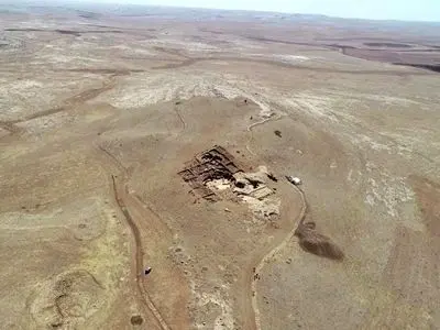 کشف نخستین داستان سه بعدی جهان در کاراهان تپه