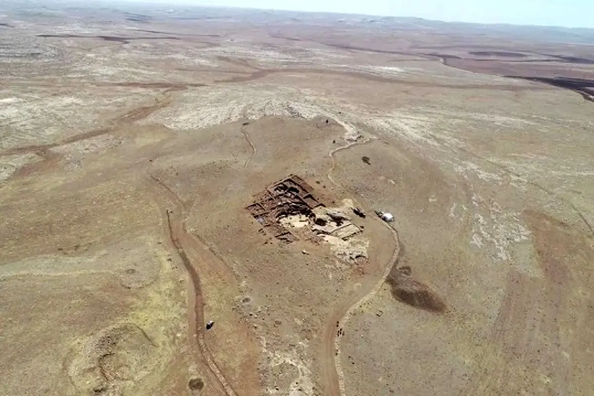 کشف نخستین داستان سه بعدی جهان در کاراهان تپه