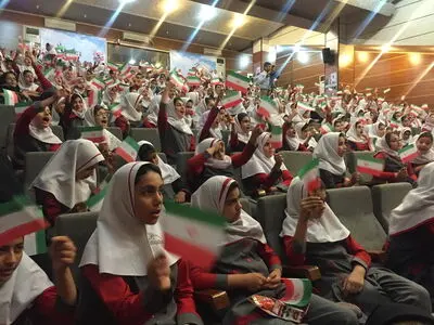 پنجمین روز از هفته هنر انقلاب با برگزاری جشنواره فیلم دانش‌آموزی دفاع مقدس آغاز شد