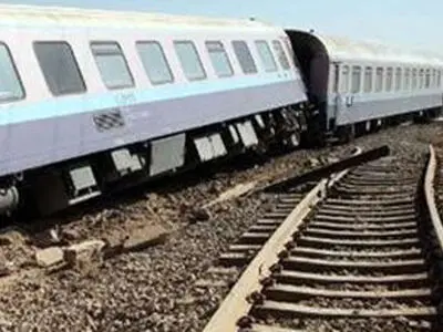 حادثه برخورد قطار مسافربری و باری در قزوین/ 20 نفر مصدوم شدند