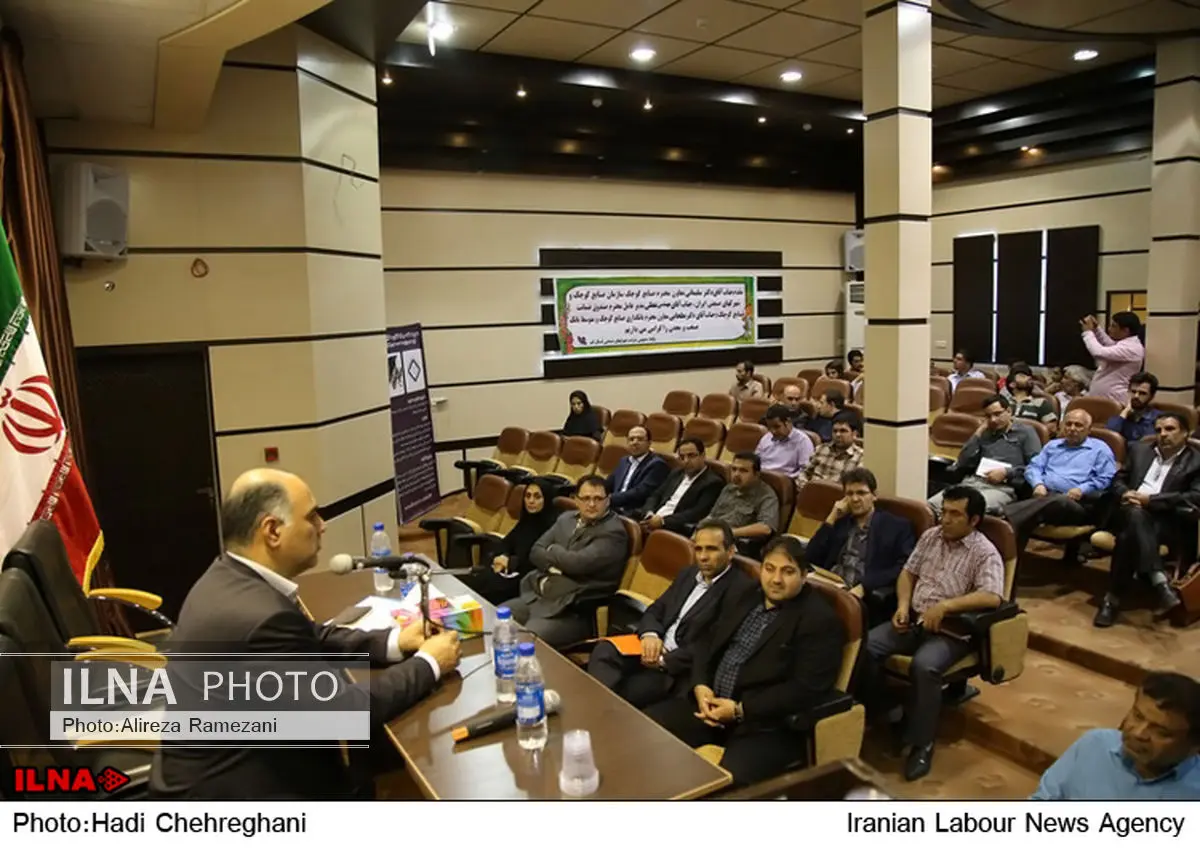 نشست صنعتگران استان قم با مسئولان سازمان صنایع کوچک و شهرکهای صنعتی ایران 