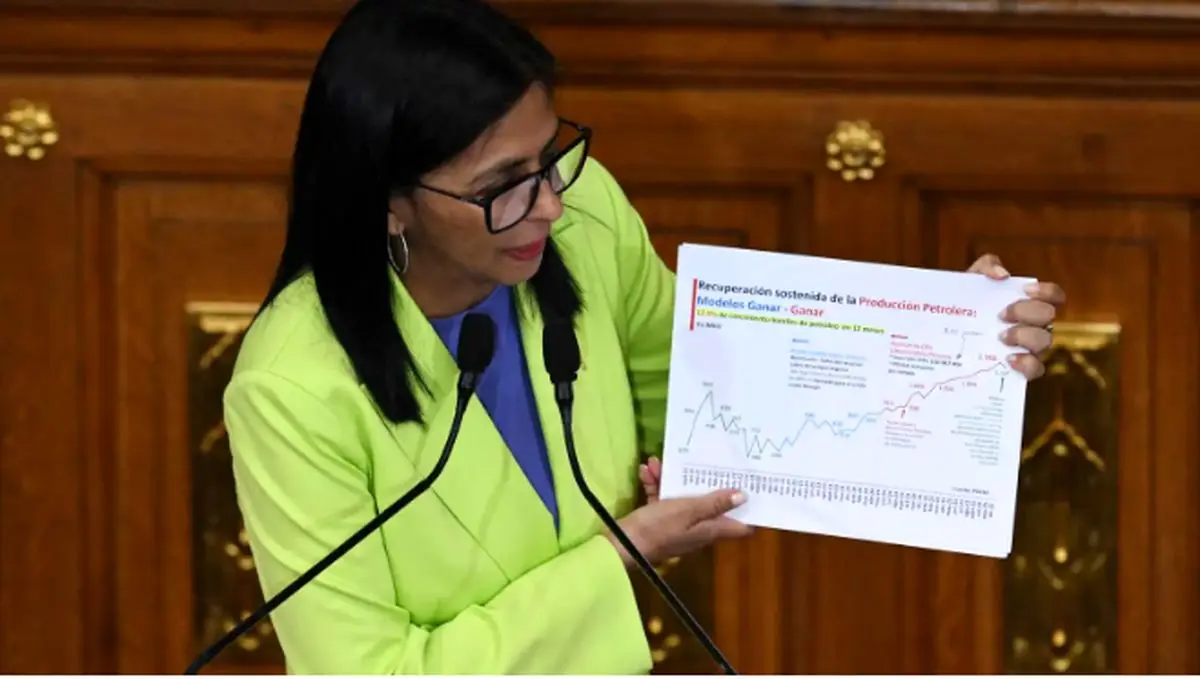 رئیس‌جمهور موقت ونزوئلا یکی از نزدیکان مادورو را برکنار کرد