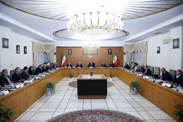 بهبود معیشت مردم باید بر همه بخش‌ها تقدم داشته باشد