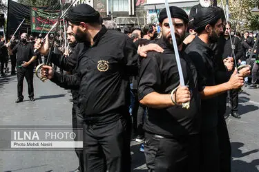 ویدئو/ مراسم تاسوعای حسینی درمنیریه تهران 