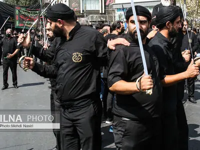 ویدئو/ مراسم تاسوعای حسینی در منیریه تهران