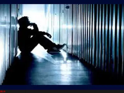 سال ۹۴ رکورددار خودکشی‌ در سن نوجوانی‌/ سهم برابر خانواده و آموزش و پرورش