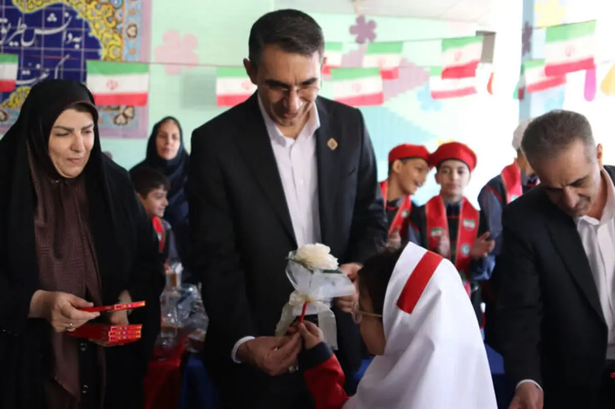 استقبال از ۲۵ هزار دانش‌آموز کلاس اولی لرستان