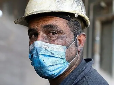 بیماری نرم و آهسته و در تاریکی به سراغ کارگران می‌آید