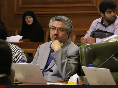 انتقال تجربه بین نسلی و پرورش نیروهای جوان از محورهای اساسی دولت باشد