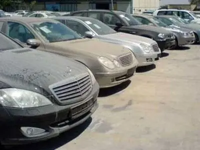 سفارت قزاقستان خودروهای وارداتی را مرجوع نکند، حراج می‌کنیم