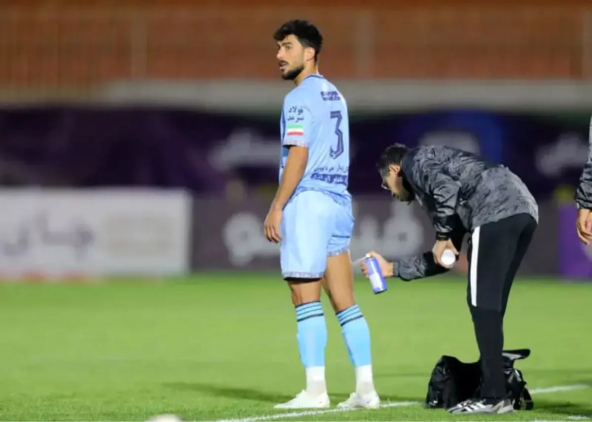 صدرنشین لیگ برتر نگران شد؛ مدافع مصدوم به ذوب آهن می رسد؟