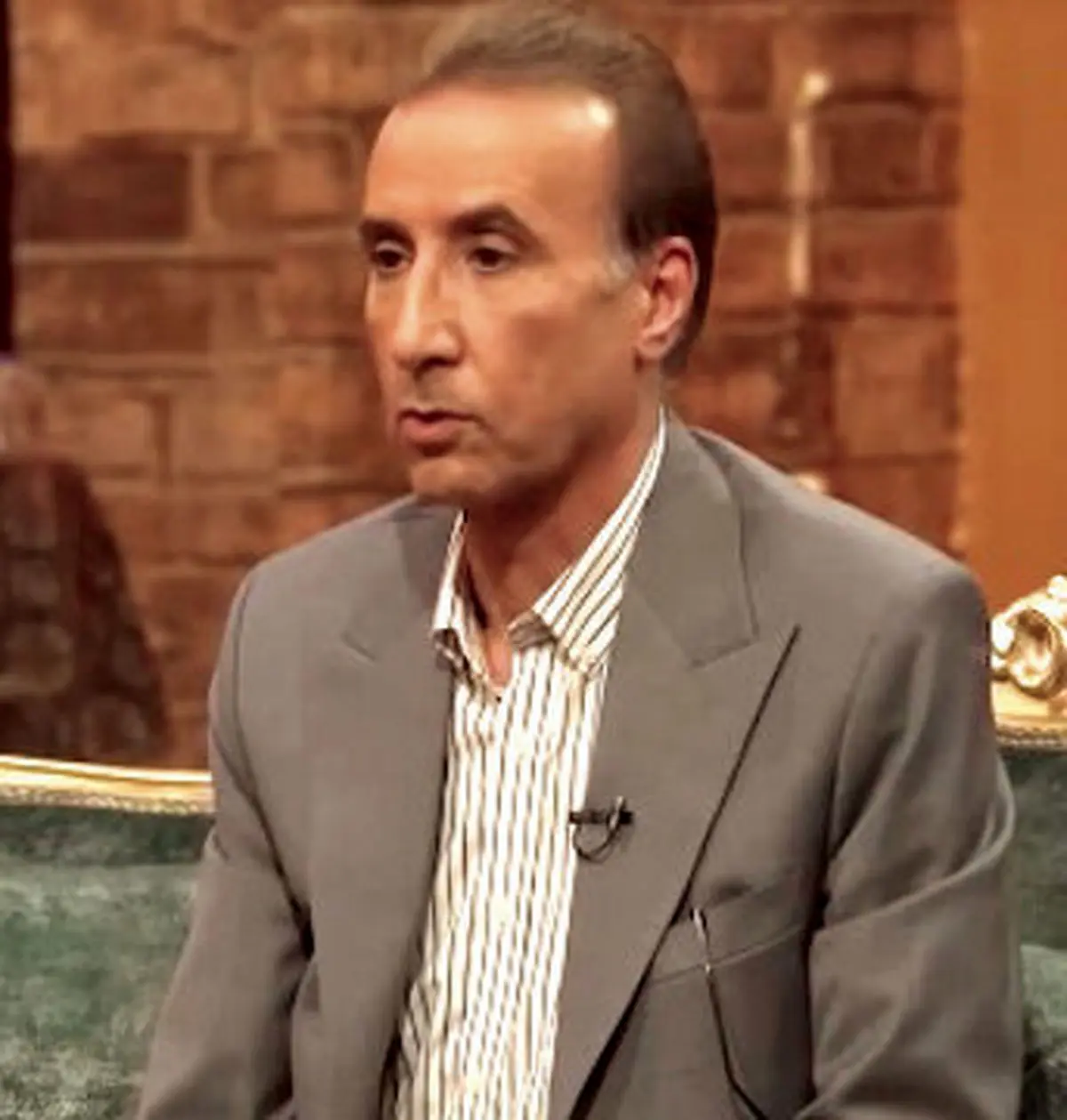 5 سال پیش حیاتی به جرم ابراز علاقه به ابی از تلویزیون اخراج شد؛ حالا روی آنتن آهنگ ابی را خواند