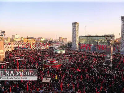 آیین تشییع شهدای مدافع حرم در میدان امام حسین (ع)