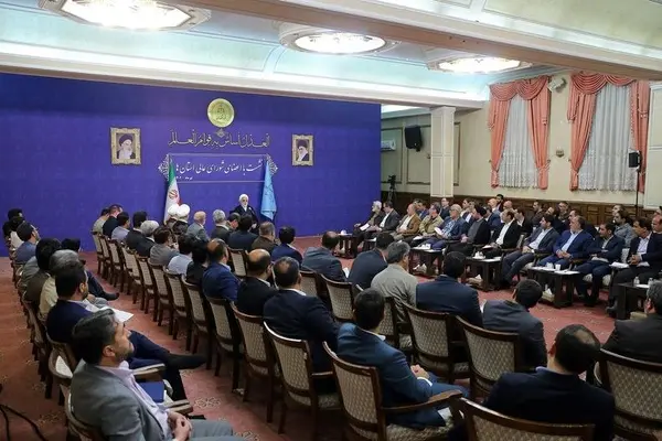 شورای عالی استان‌ها بر احیاء و تقویت ظرفیت‌ها و اختیارات شوراها متمرکز شود