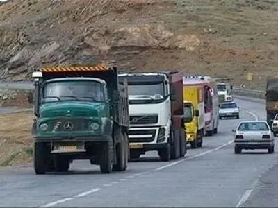 ممنوعیت تردد کامیون‌ها در محور اسلام آباد غرب