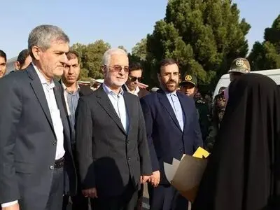 وزیر کشور وارد شیراز شد