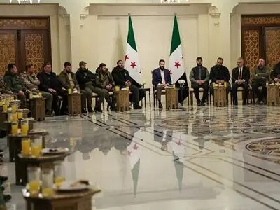 نشست رهبر تحریر الشام با سران گروه‌های مسلح در سوریه