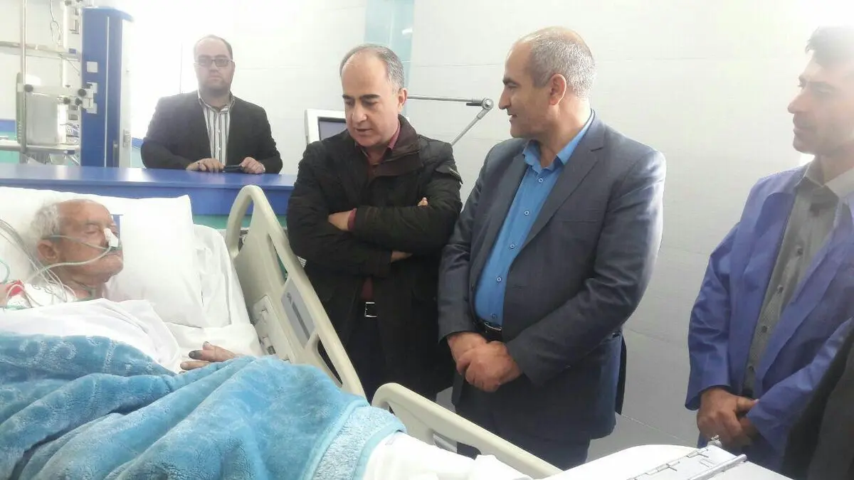 عیادت نماینده وزیر آموزش و پرورش از «دهقان فداکار» در بیمارستان