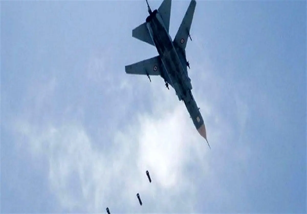 Syria Air Force Attacks Positions of Al-Nusra Front Terrorists in Idlib