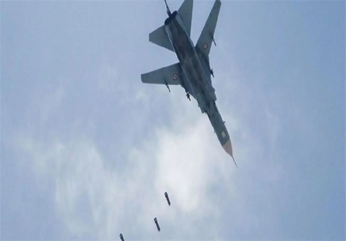 Syria Air Force Attacks Positions of Al-Nusra Front Terrorists in Idlib