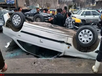 واژگونی یک دستگاه خودروی ۴۰۵ در اتوبان ساوه 