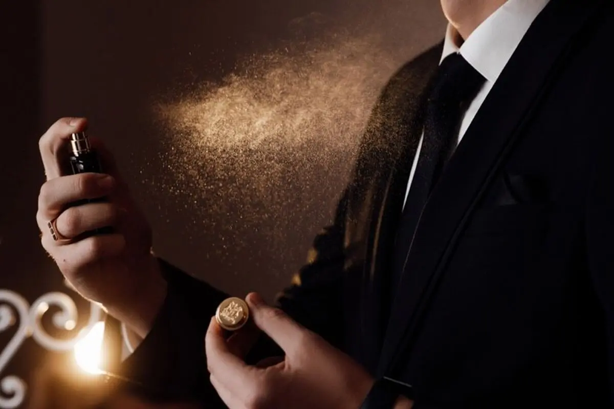 در هنگام تهیه و خرید عطرهای مردانه باید به چه نکاتی توجه کنیم؟
