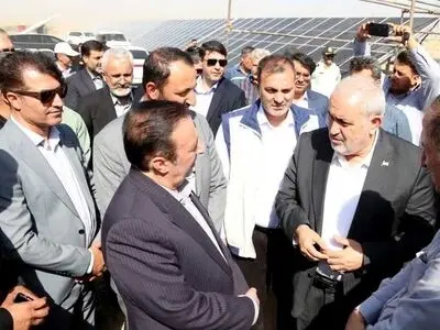 نیروگاه خورشیدی ۶ مگاواتی رضی‌آباد در شهرستان آبیک افتتاح شد