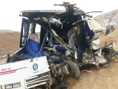 اسامی کارگران حادثه برخورد مینی‌بوس دو معدن طلای آق دره و زرشوران منتشر شد