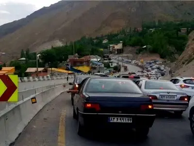 ترافیک پرحجم اما روان در محورهای مازندران / بازگشت عزاداران امام شهید به استان‌های شمالی